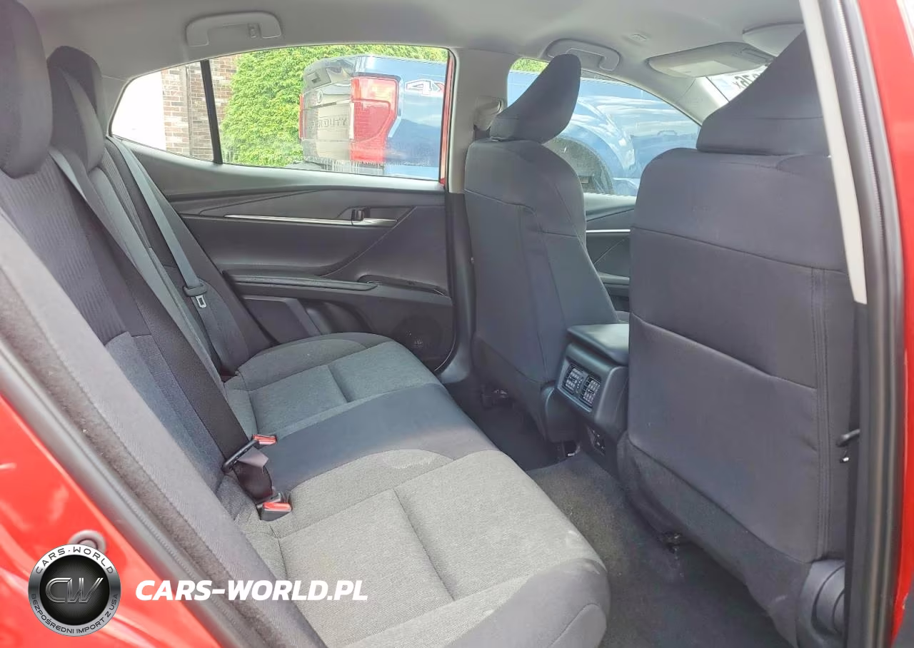 2026 Toyota Camry Le VIN:4T1DAACK2TU245571 - 10