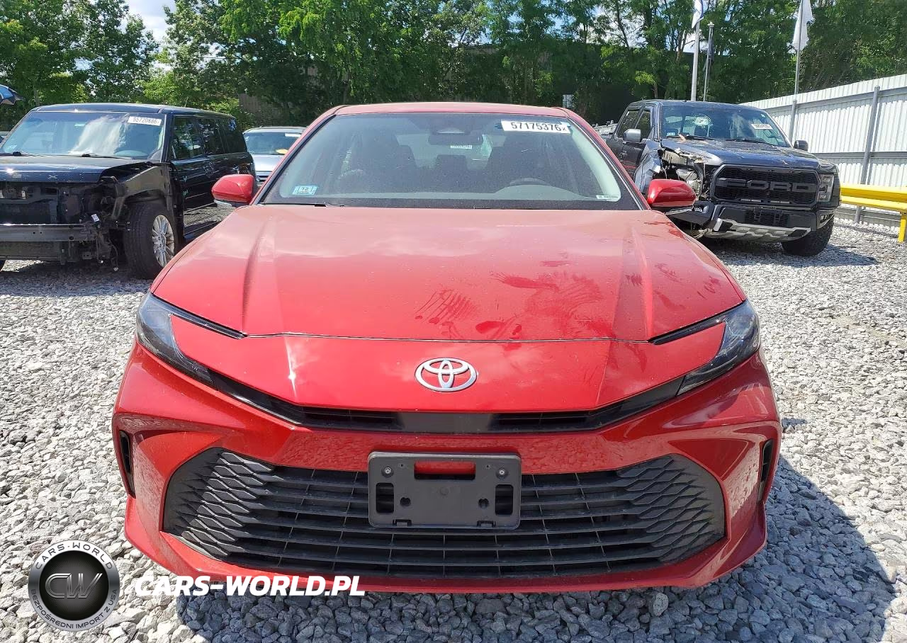 2026 Toyota Camry Le VIN:4T1DAACK2TU245571 - 5