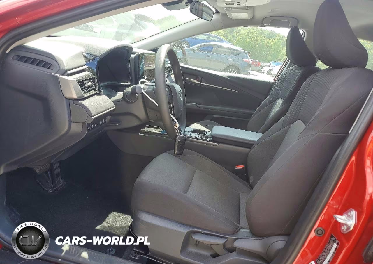 2026 Toyota Camry Le VIN:4T1DAACK2TU245571 - 7