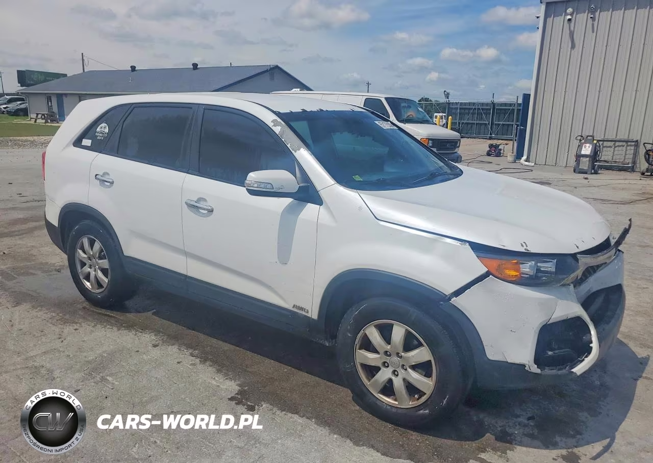2012 Kia Sorento Lx VIN:5XYKTCA65CG308350 - 4