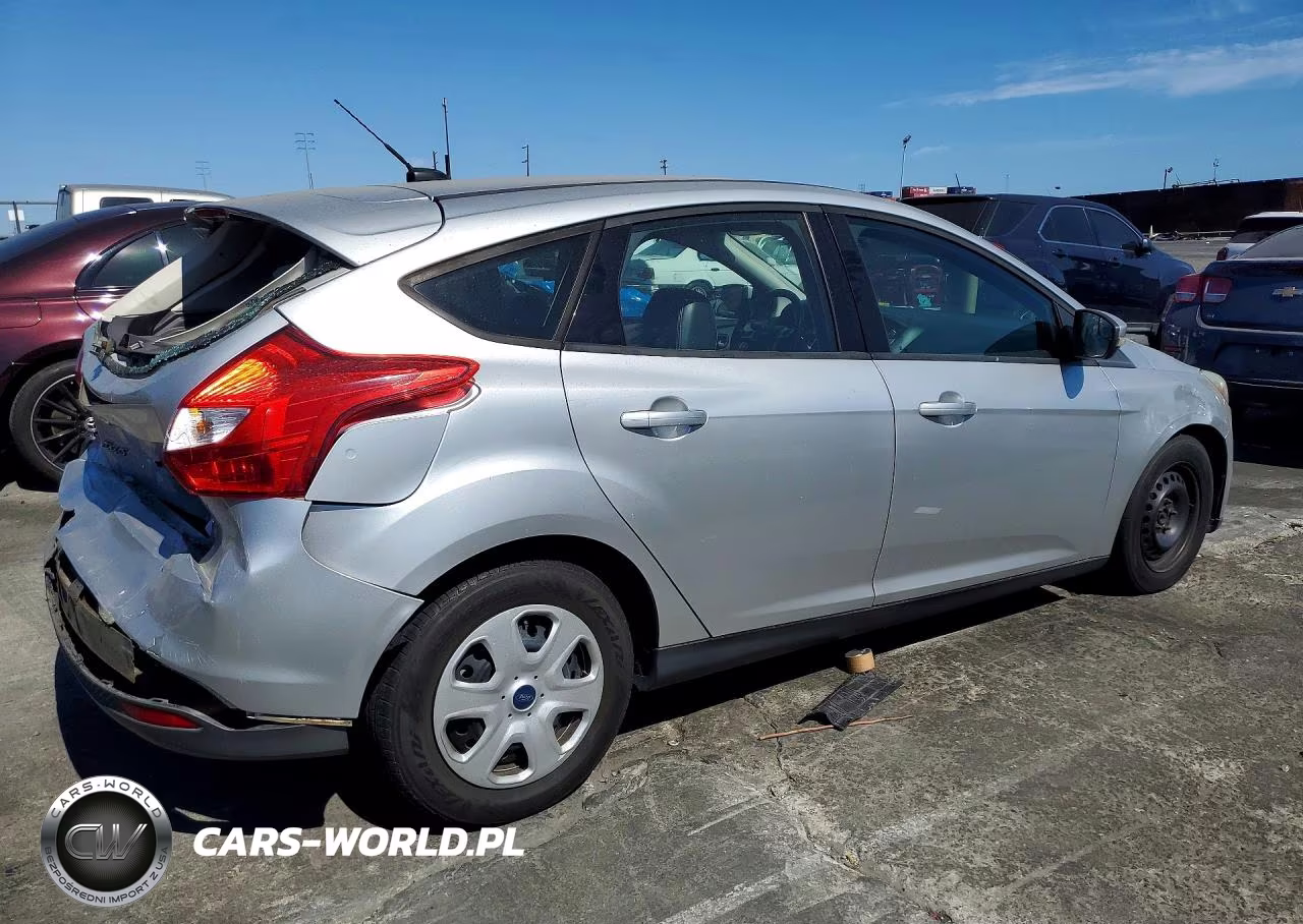 2013 Ford Focus Se VIN:1FADP3K23DL214035 - 3