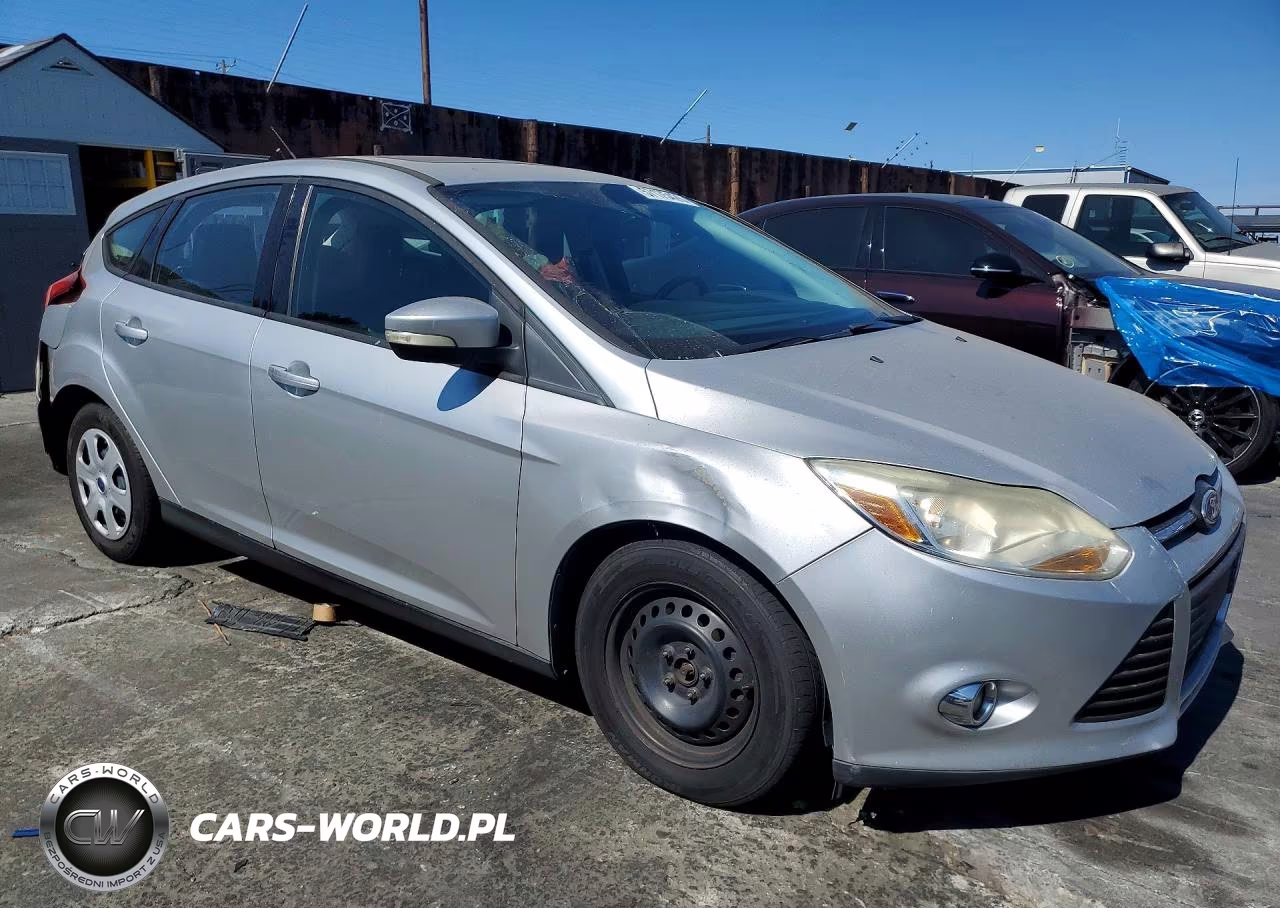 2013 Ford Focus Se VIN:1FADP3K23DL214035 - 4
