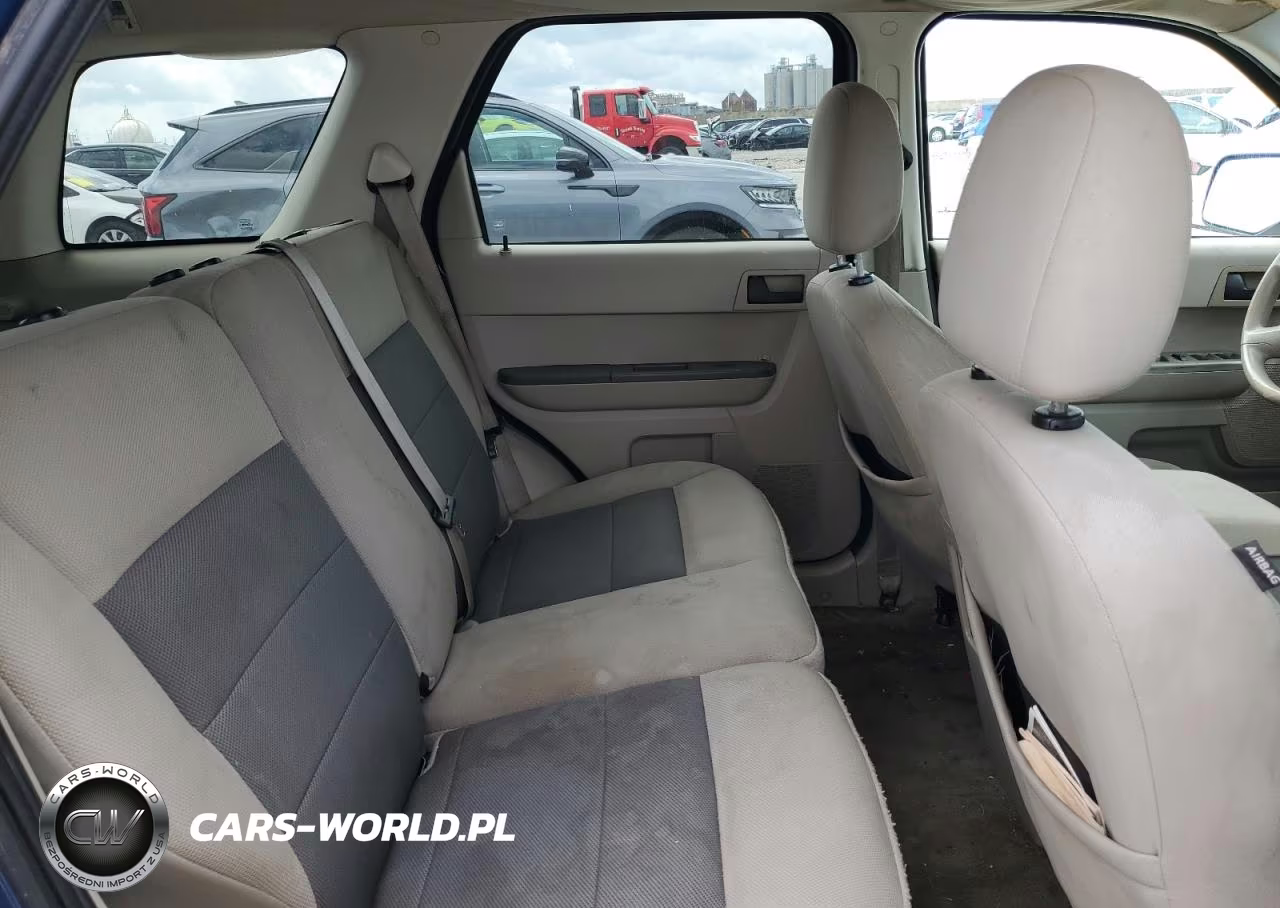 FORD ESCAPE XLT VIN:1FMCU03108KB12718 - 10
