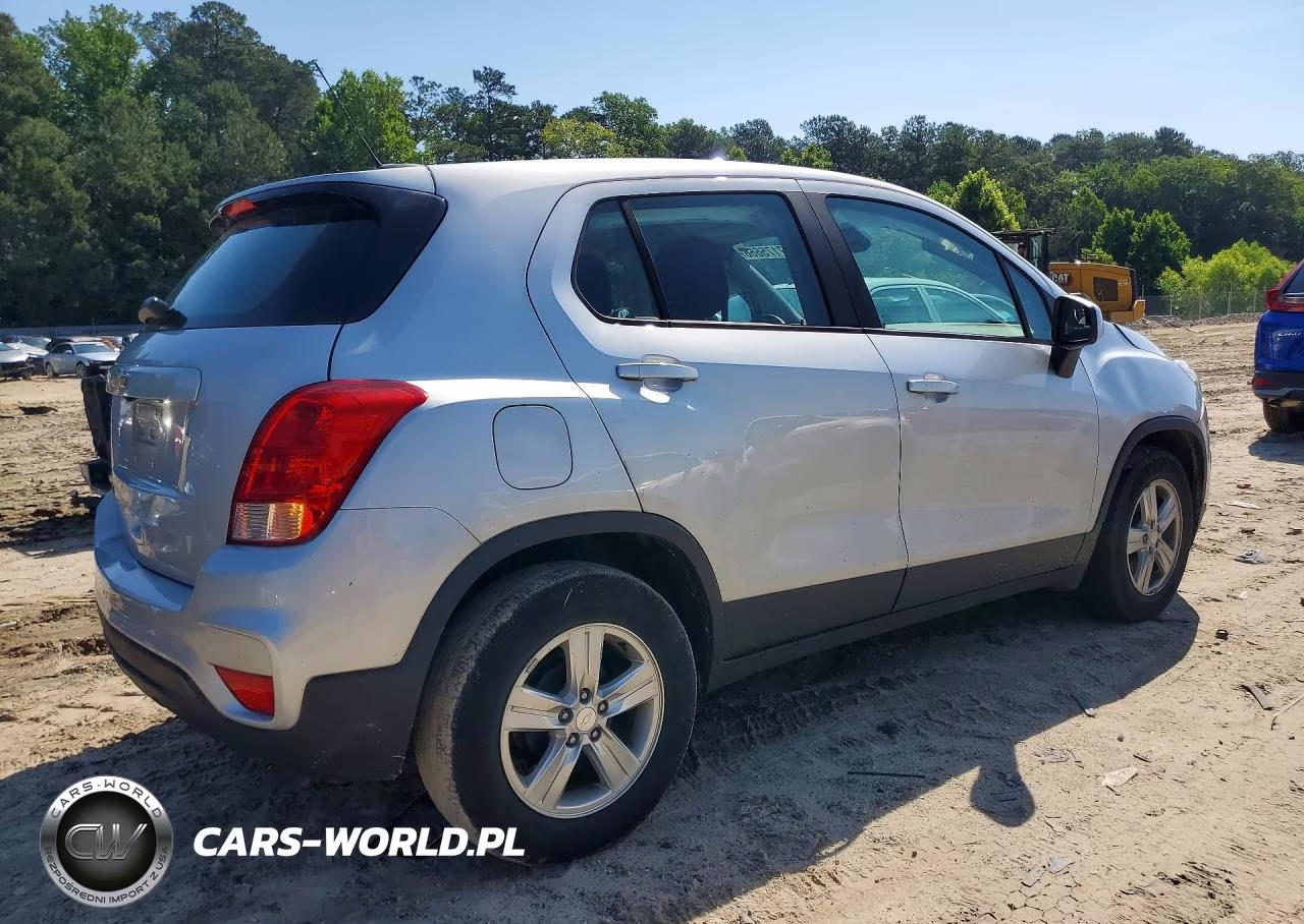 2019 Chevrolet Trax Ls VIN:3GNCJKSB4KL352497 - 3