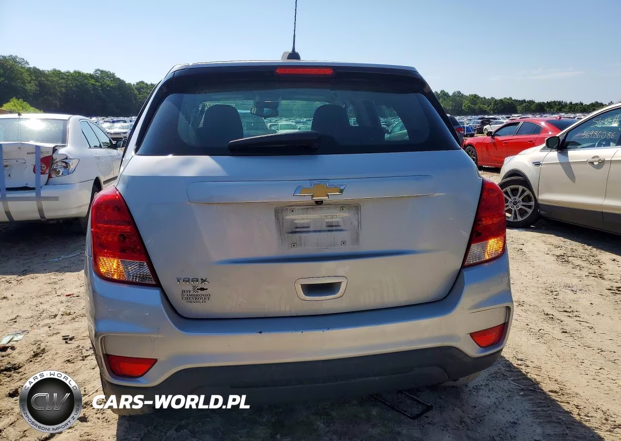 2019 Chevrolet Trax Ls VIN:3GNCJKSB4KL352497 - 6
