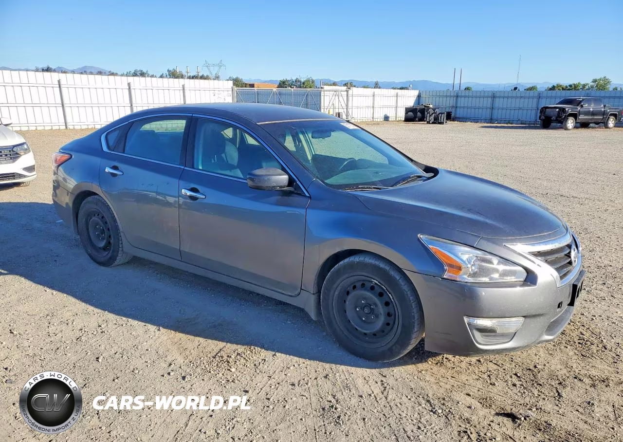 2015 Nissan Altima 2.5 S VIN:1N4AL3AP0FN363263 - 4