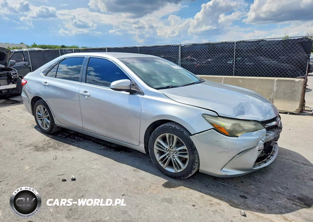 2015 Toyota Camry Se VIN:4T1BF1FK3FU895194 - 4