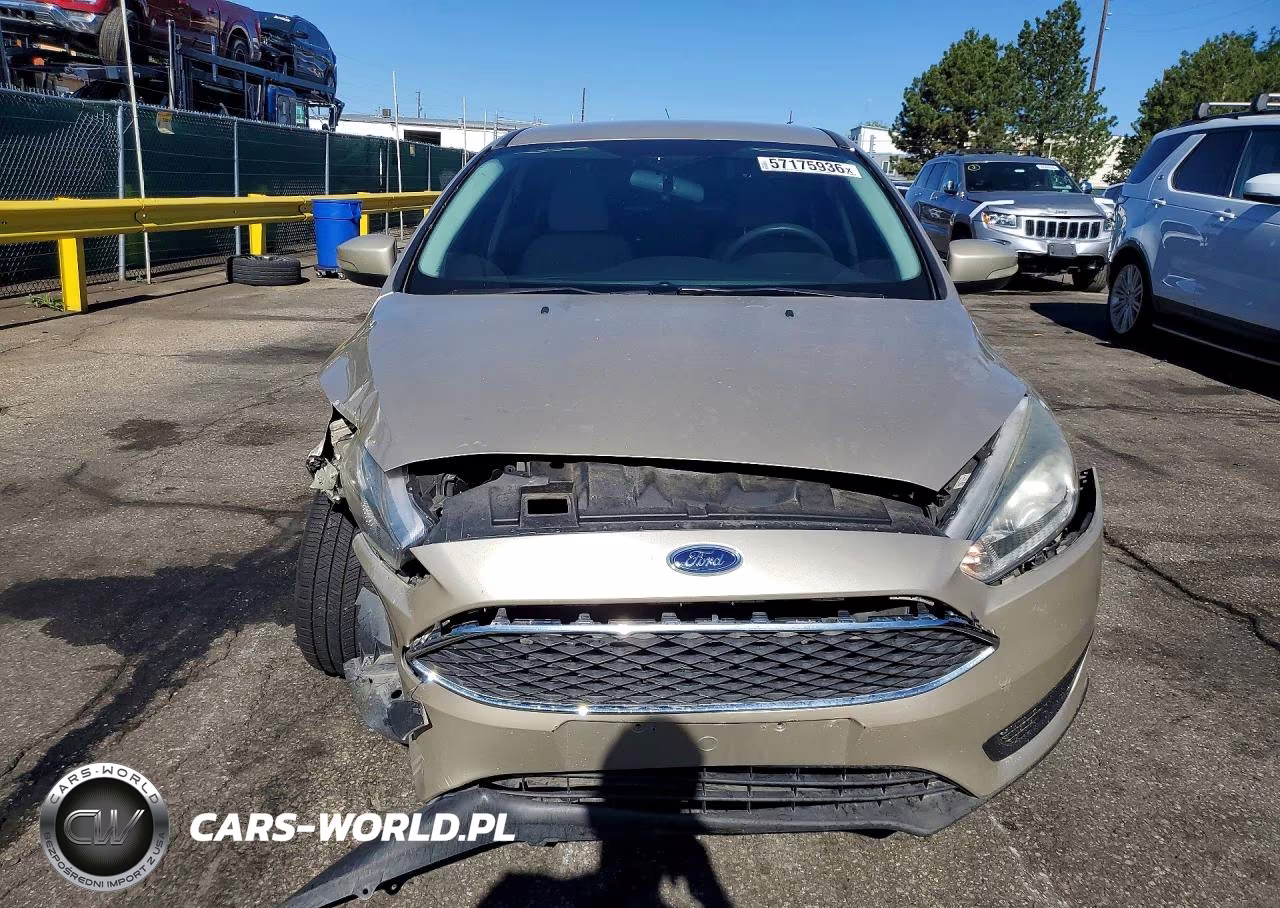 2017 Ford Focus Se VIN:1FADP3F29HL343008 - 5