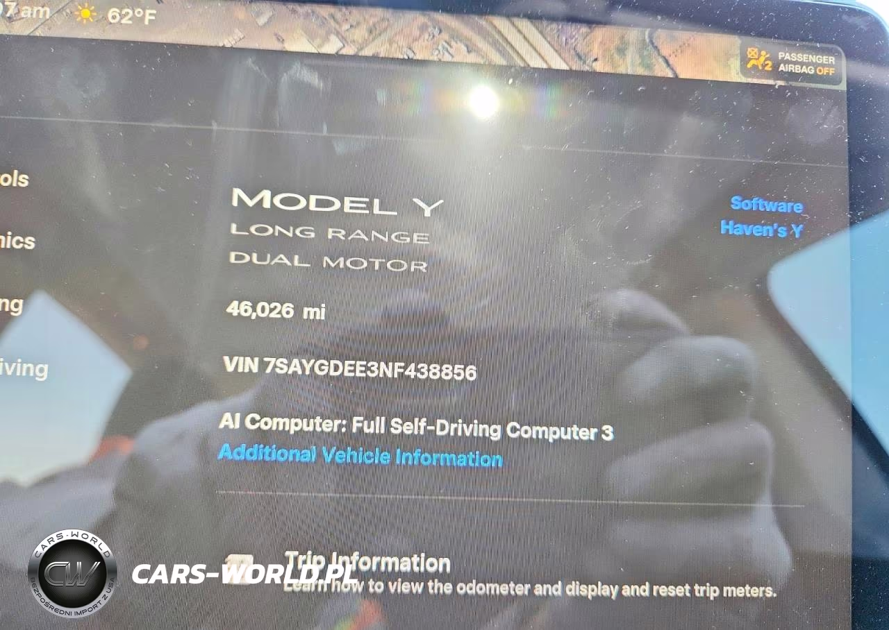 2022 Tesla Model Y VIN:7SAYGDEE3NF438856 - 9