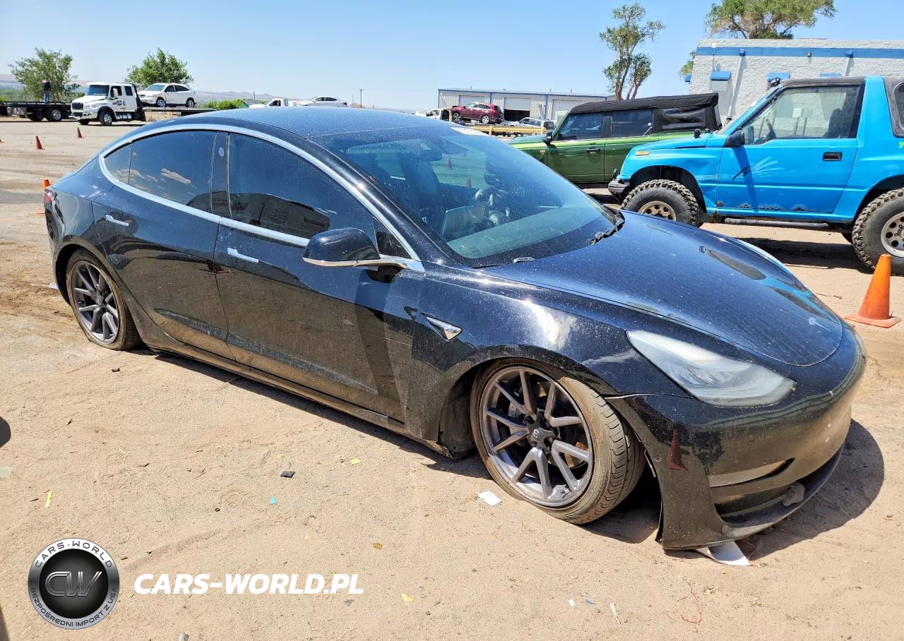 2020 Tesla Model 3 VIN:5YJ3E1EA4LF704472 - 4