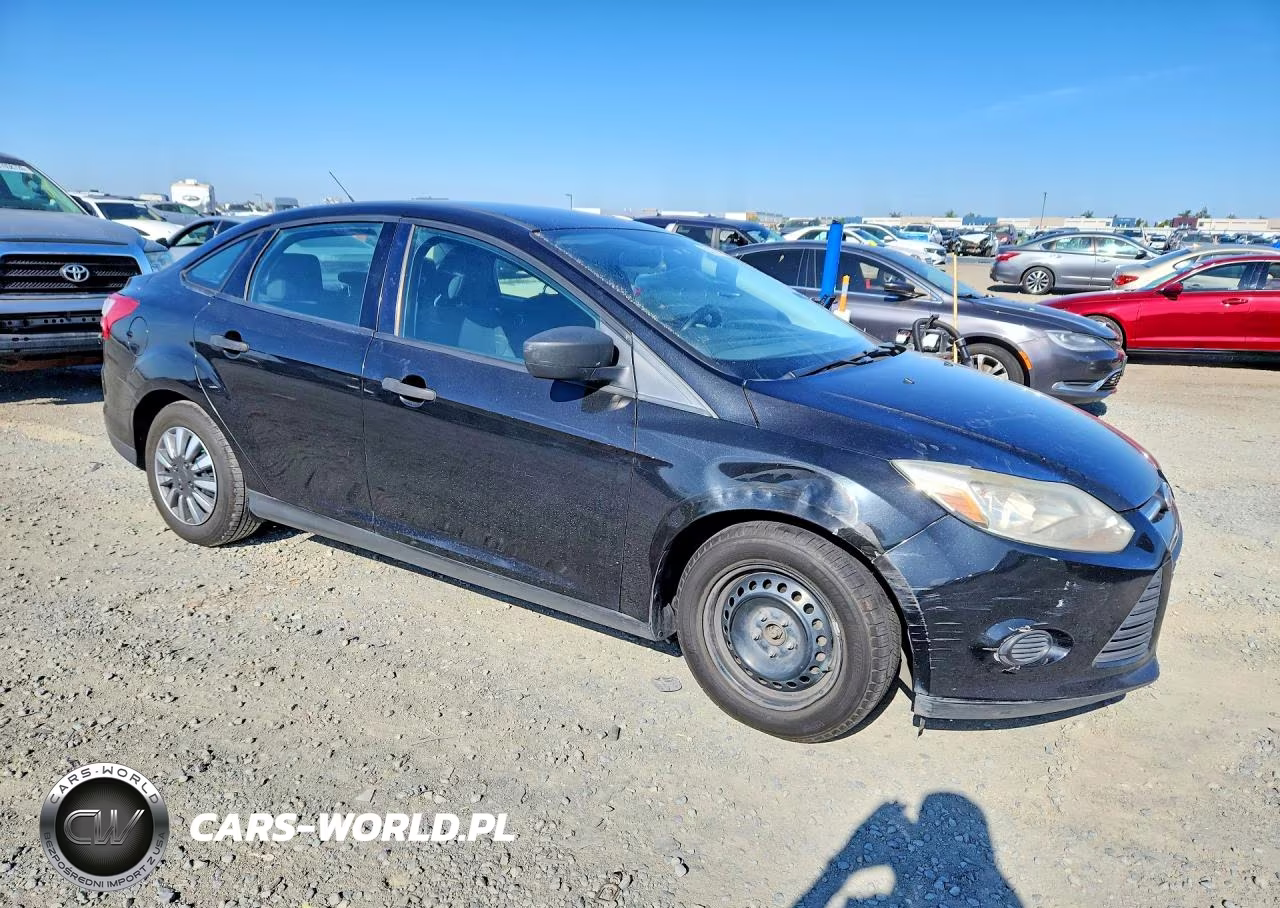 2012 Ford Focus S VIN:1FAHP3E23CL108437 - 4