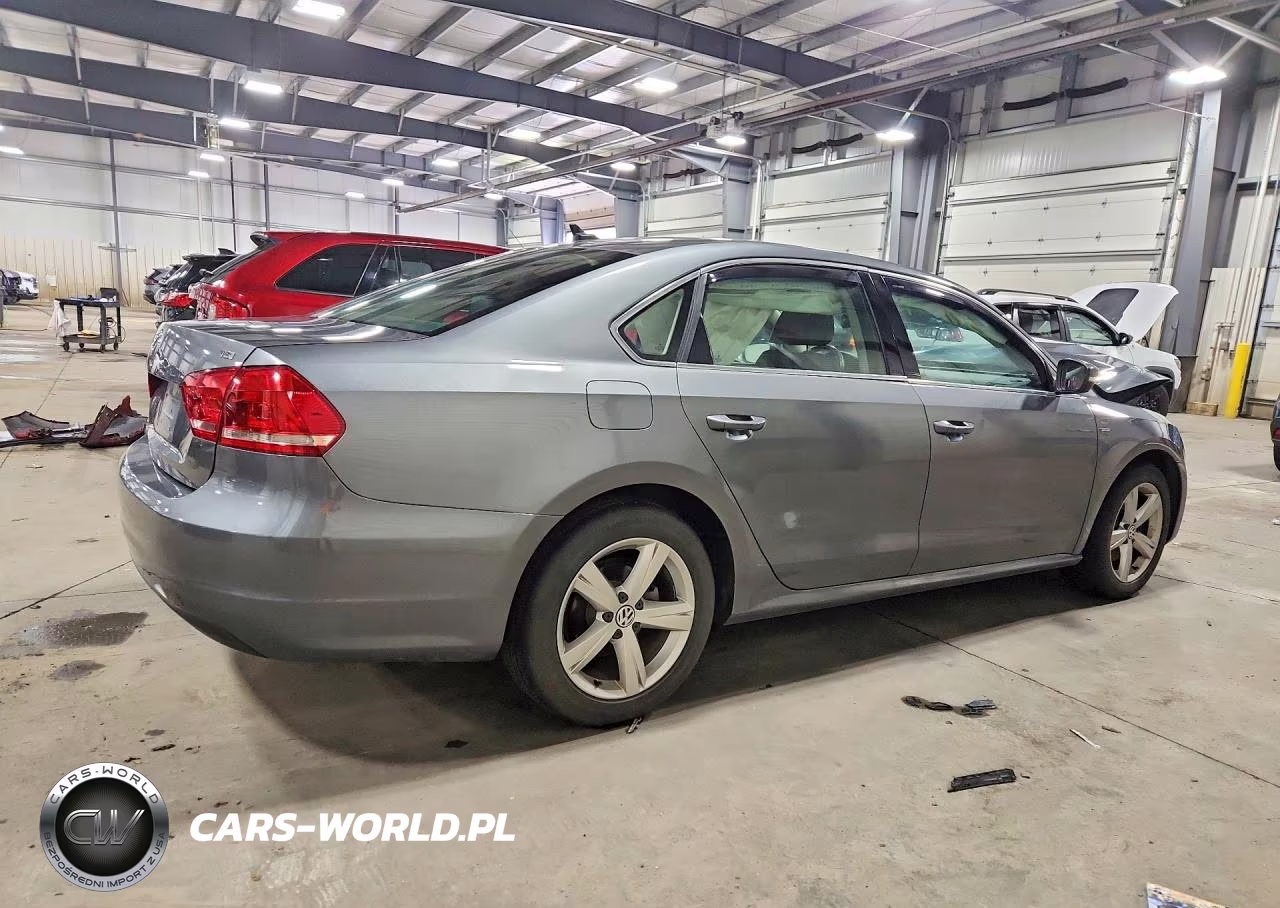 2015 Volkswagen Passat S VIN:1VWAT7A35FC122998 - 3