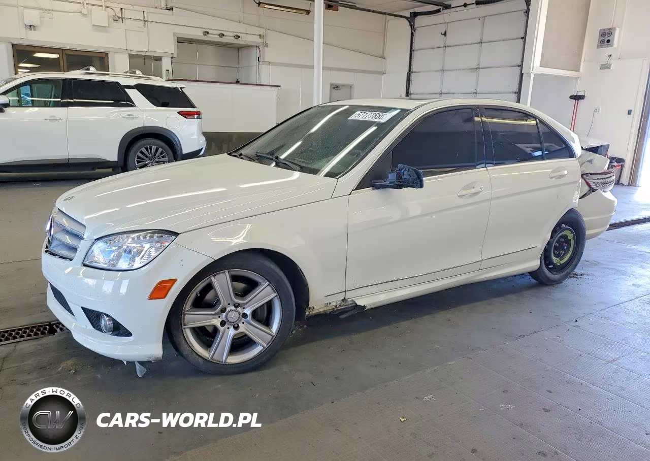 2010 Mercedes-Benz C 300 – zdjęcie 1 z 13