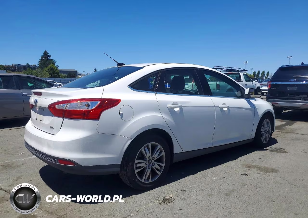 2012 Ford Focus Sel VIN:1FAHP3H28CL339913 - 3