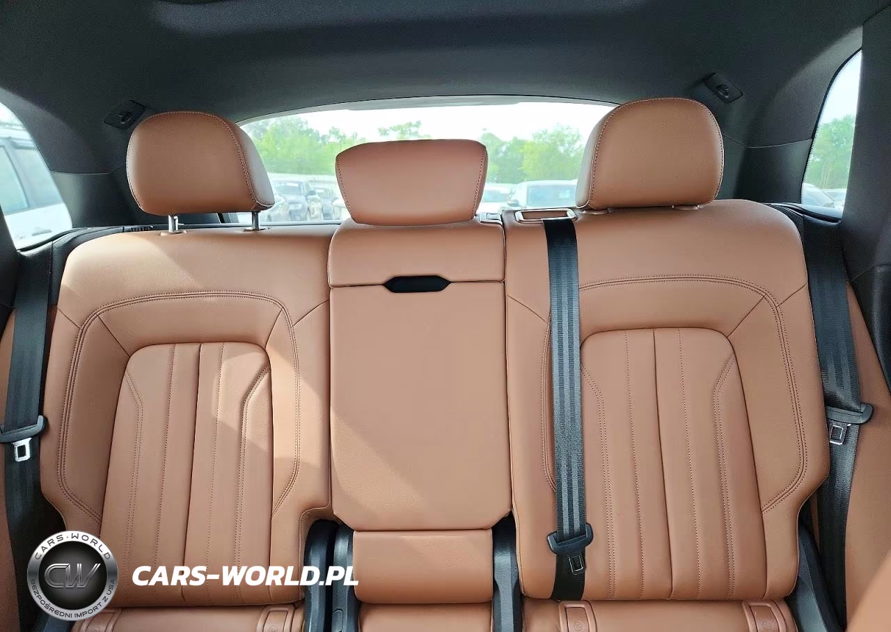 2025 Audi Q5 Premium 40 VIN:WA1ABAFY3S2038020 - 10