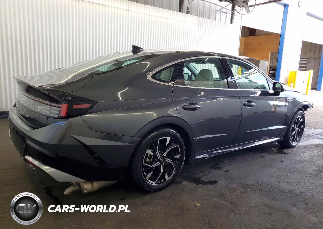 2025 Hyundai Sonata Sel VIN:KMHL64JA3SA429877 - 3