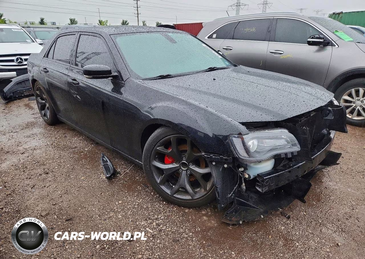 2019 Chrysler 300 S VIN:2C3CCABG5KH686060 - 4