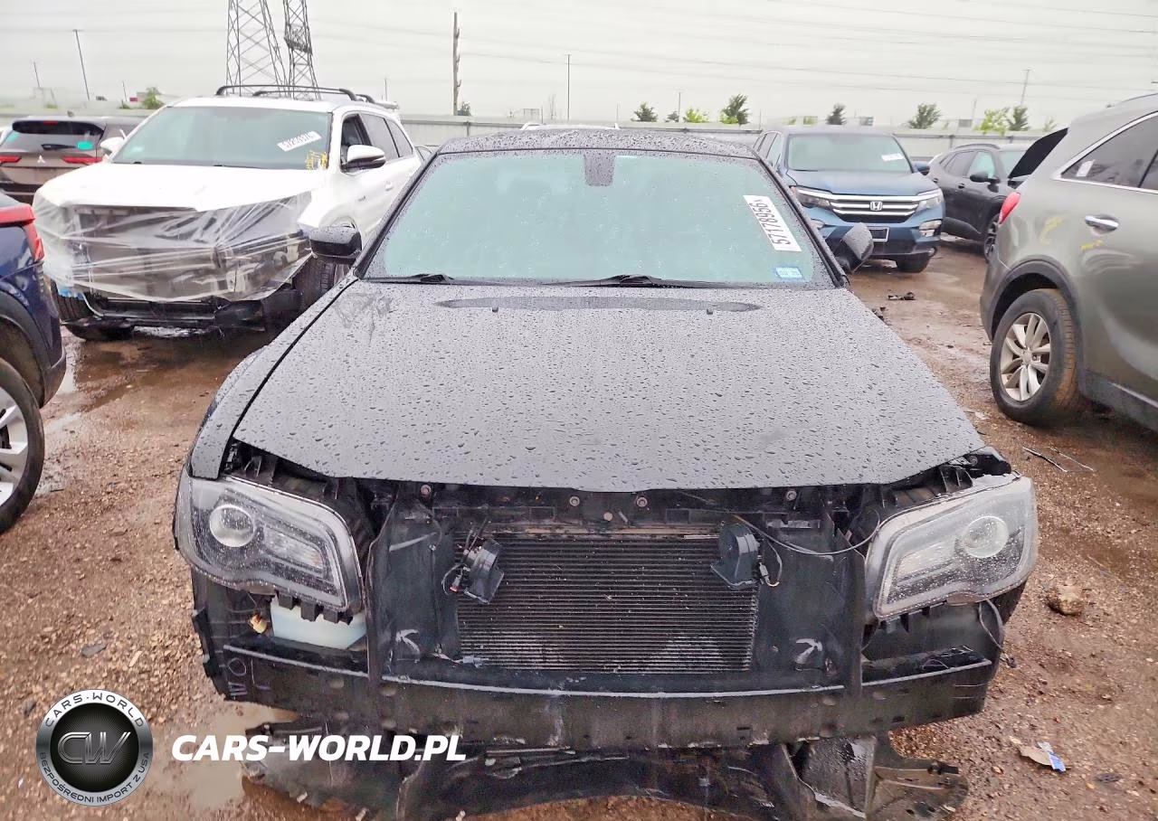 2019 Chrysler 300 S VIN:2C3CCABG5KH686060 - 5