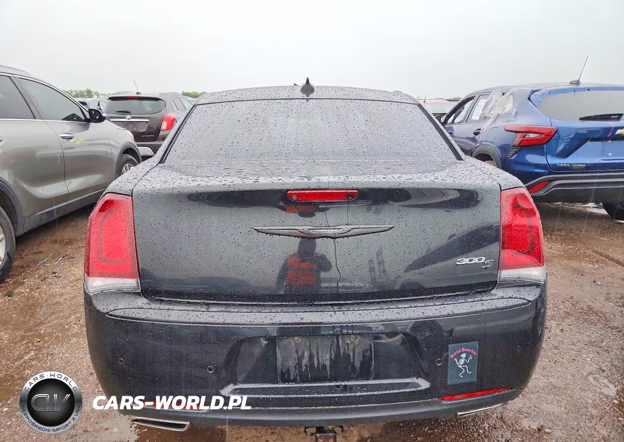2019 Chrysler 300 S VIN:2C3CCABG5KH686060 - 6