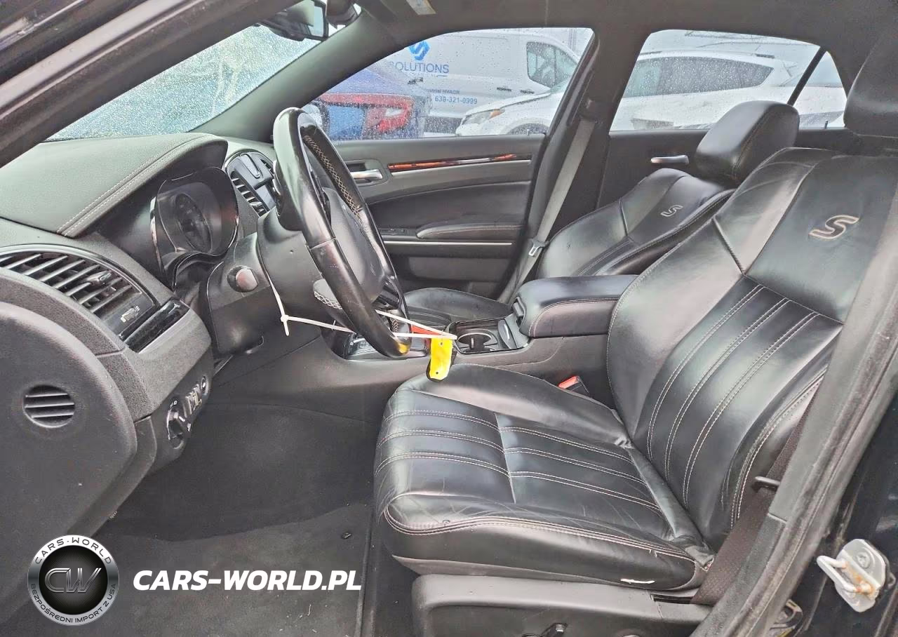 2019 Chrysler 300 S VIN:2C3CCABG5KH686060 - 7
