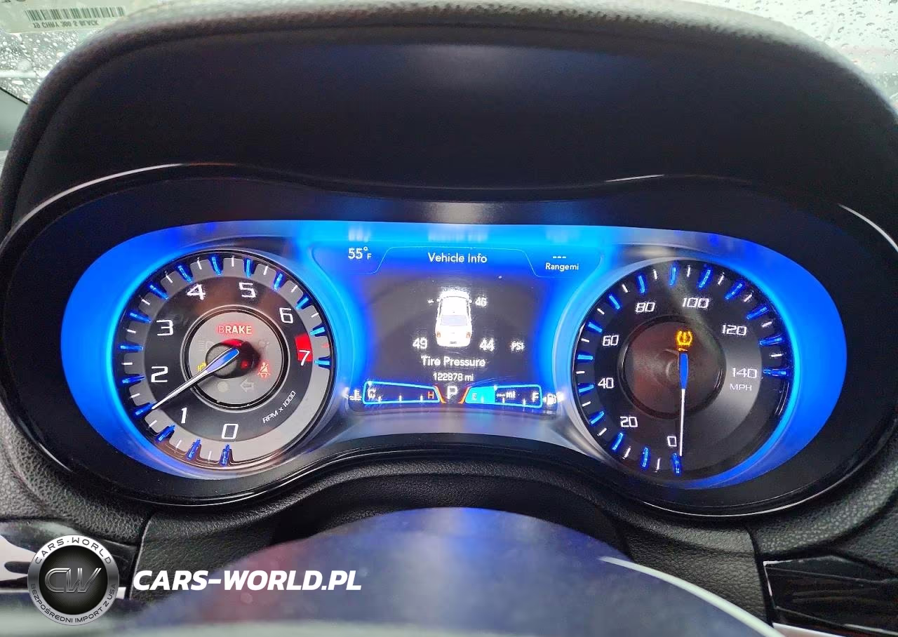 2019 Chrysler 300 S VIN:2C3CCABG5KH686060 - 9