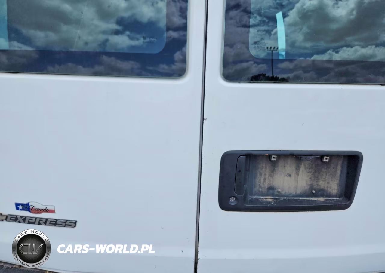 2012 Chevrolet Express G2500 VIN:1GCWGFCA7C1156418 - 10