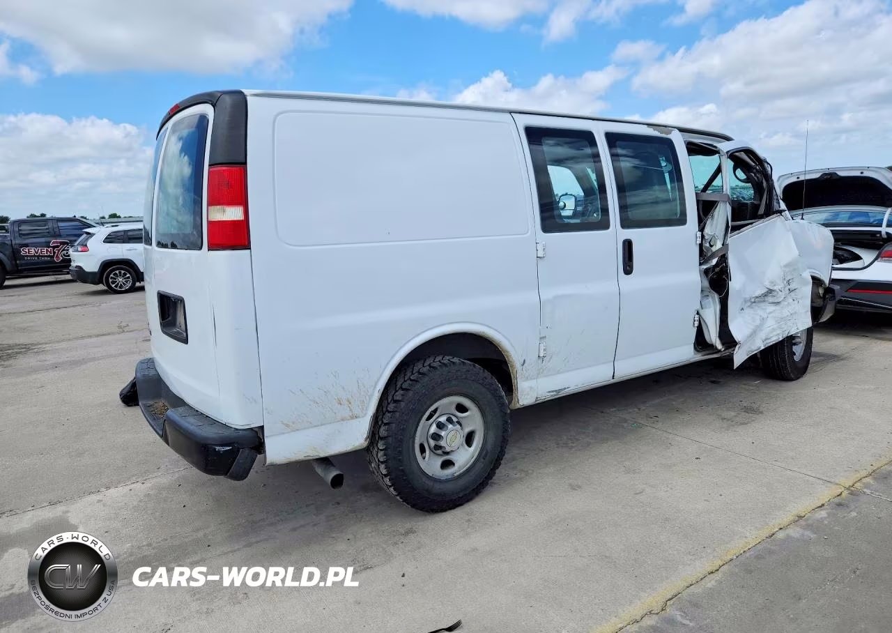 2012 Chevrolet Express G2500 VIN:1GCWGFCA7C1156418 - 3