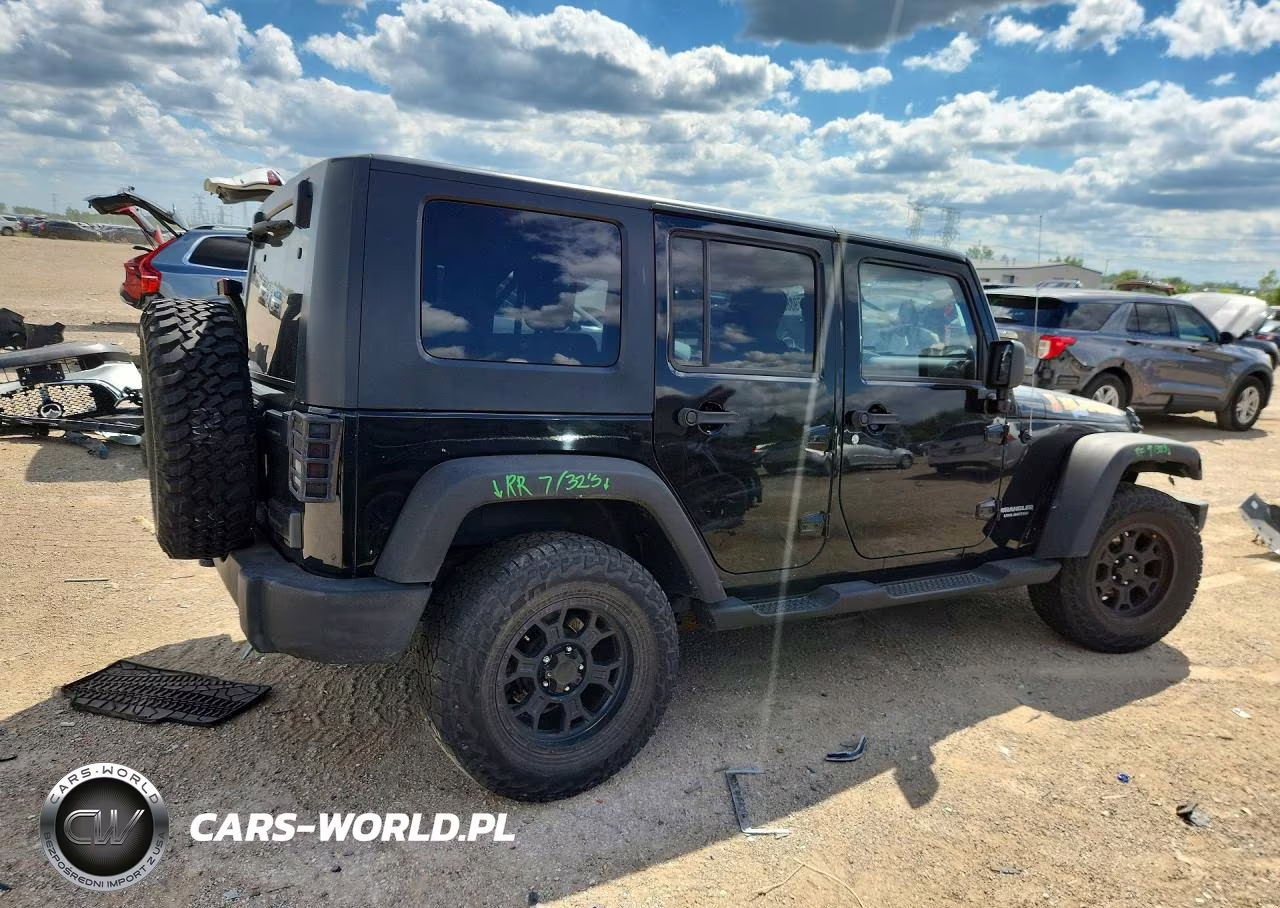 2010 Jeep Wrangler Unlimited Sport VIN:1J4BA3H19AL160862 - 3