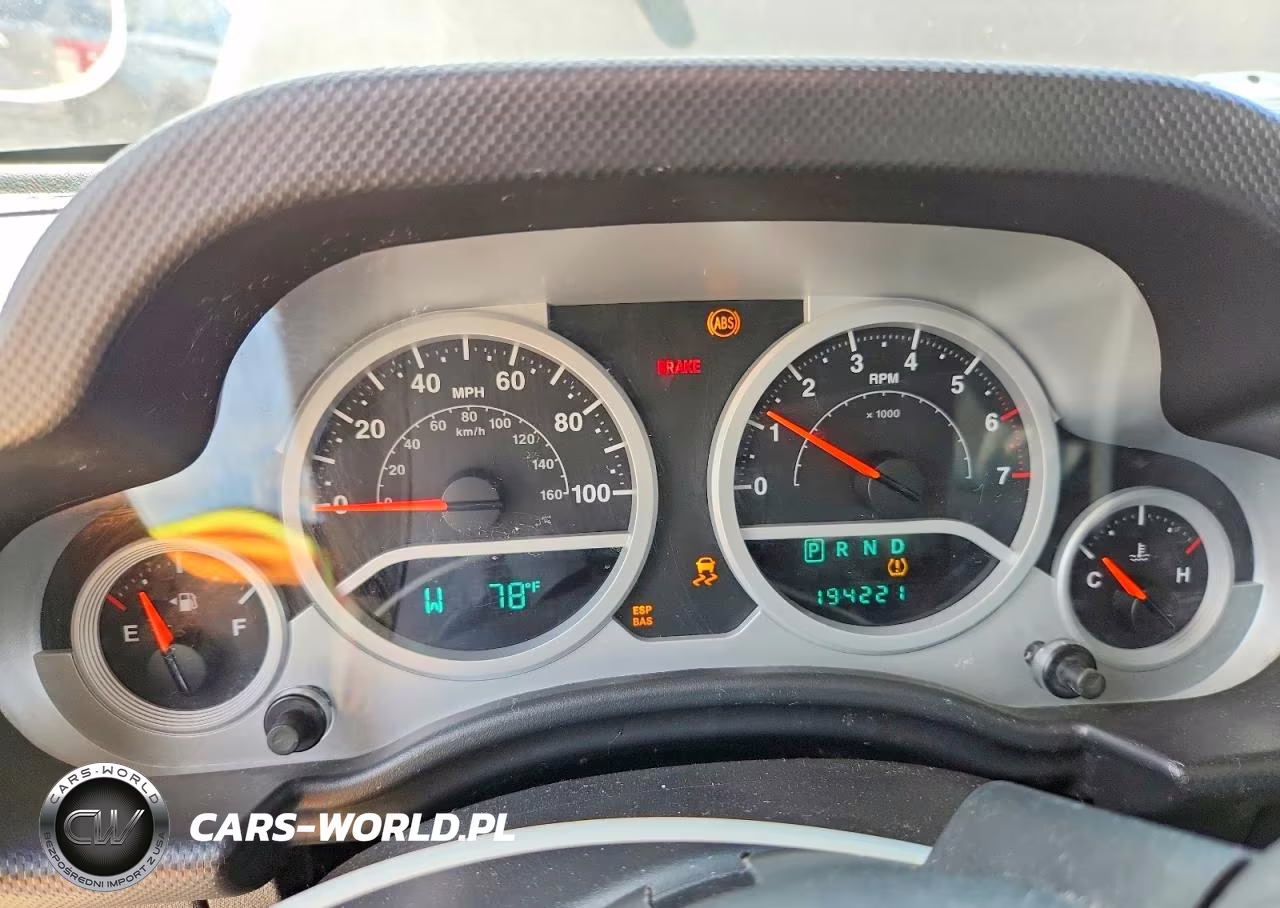 2010 Jeep Wrangler Unlimited Sport VIN:1J4BA3H19AL160862 - 9
