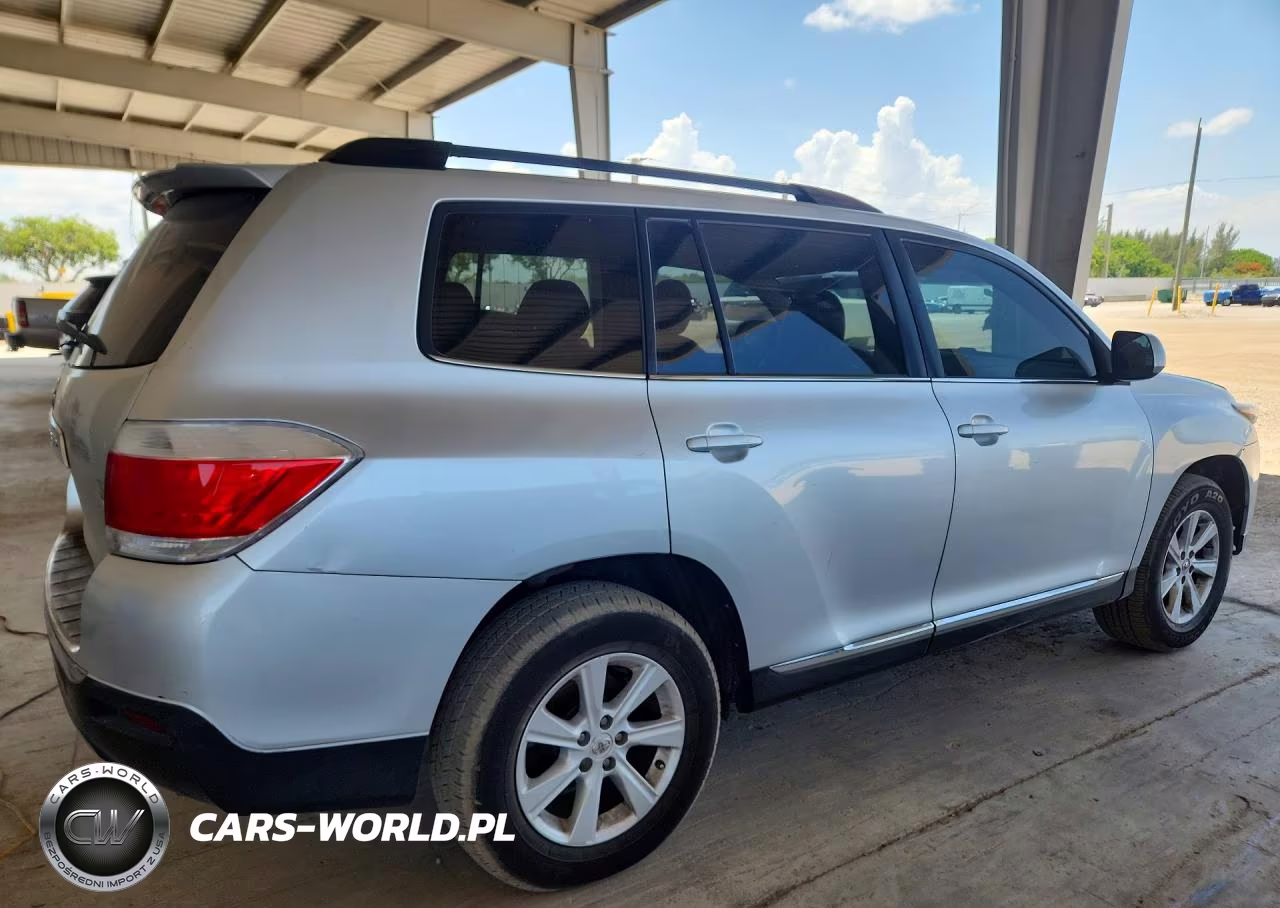 2011 Toyota Highlander Base VIN:5TDZK3EH3BS034385 - 3