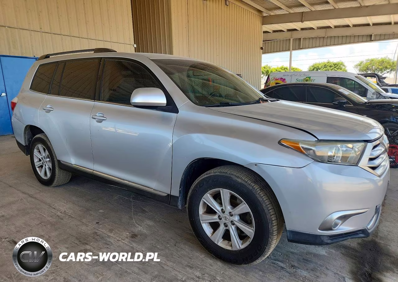 2011 Toyota Highlander Base VIN:5TDZK3EH3BS034385 - 4