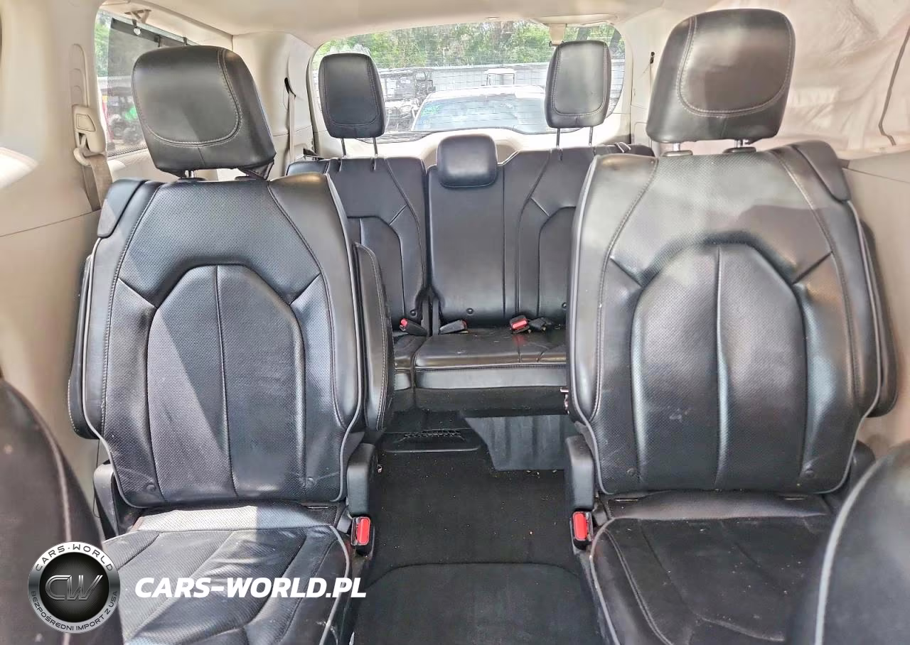 2020 Chrysler Pacifica Limited VIN:2C4RC1GGXLR290264 - 10