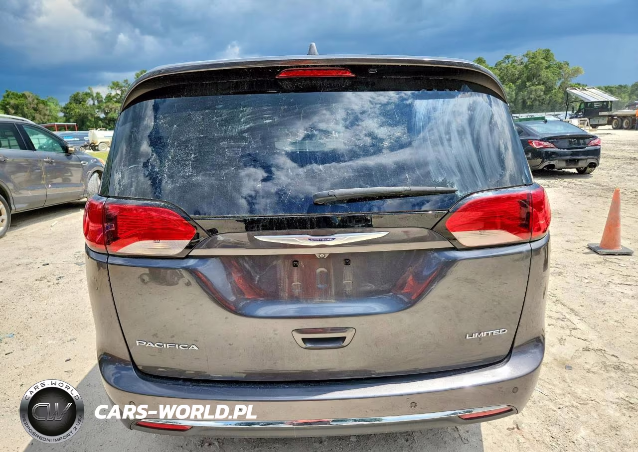 2020 Chrysler Pacifica Limited VIN:2C4RC1GGXLR290264 - 6