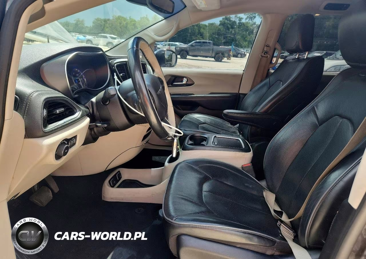 2020 Chrysler Pacifica Limited VIN:2C4RC1GGXLR290264 - 7