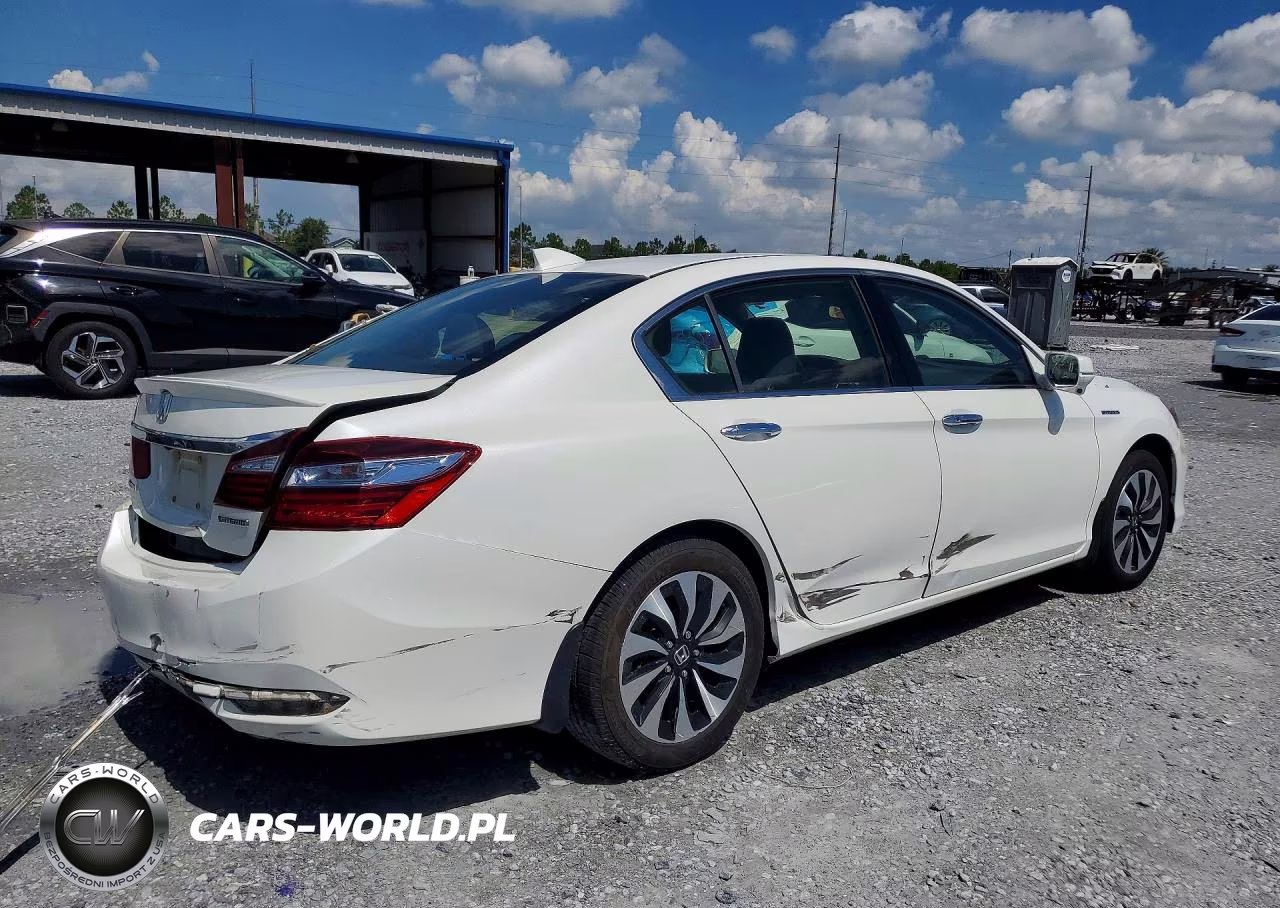 2017 Honda Accord VIN:JHMCR6F30HC005795 - 3