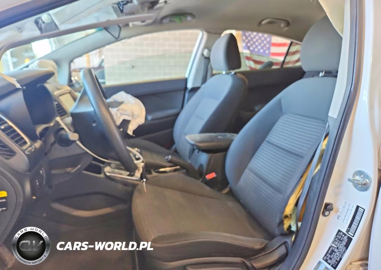2018 Kia Forte Lx VIN:3KPFL4A71JE246813 - 7
