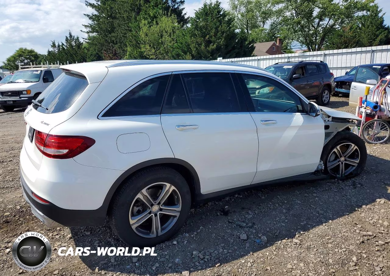 2017 Mercedes-Benz Glc 300 4Matic VIN:WDC0G4KB3HF151953 - 3