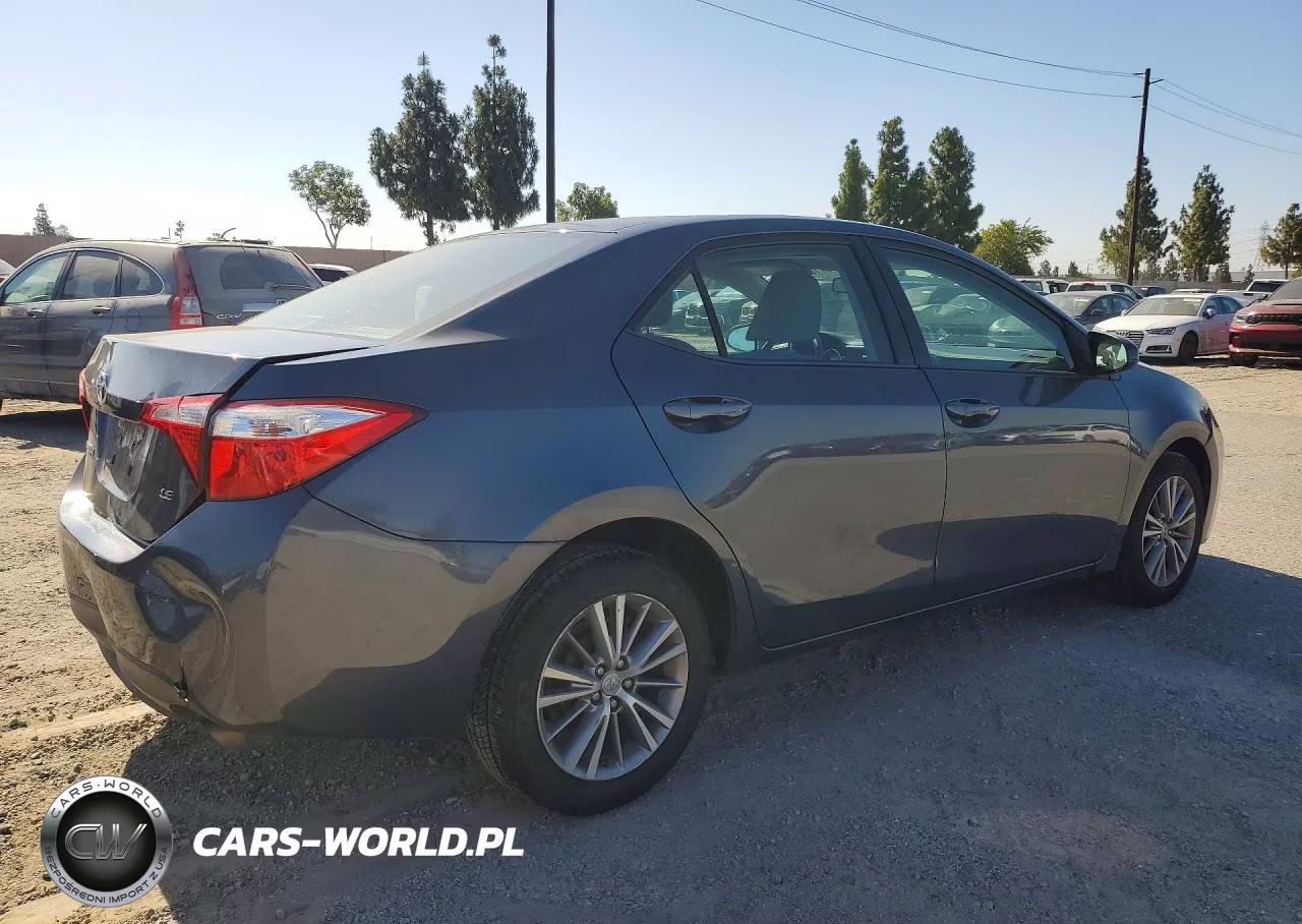 2015 Toyota Corolla Le Plus VIN:5YFBURHE7FP238458 - 3