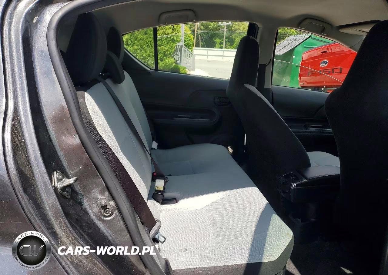 2015 Toyota Prius C One VIN:JTDKDTB31F1583669 - 10