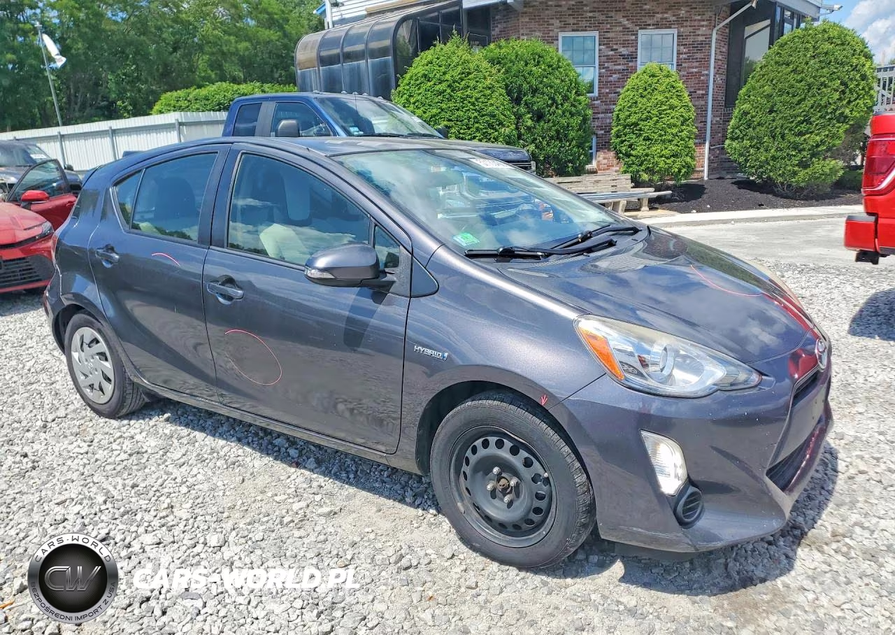2015 Toyota Prius C One VIN:JTDKDTB31F1583669 - 4