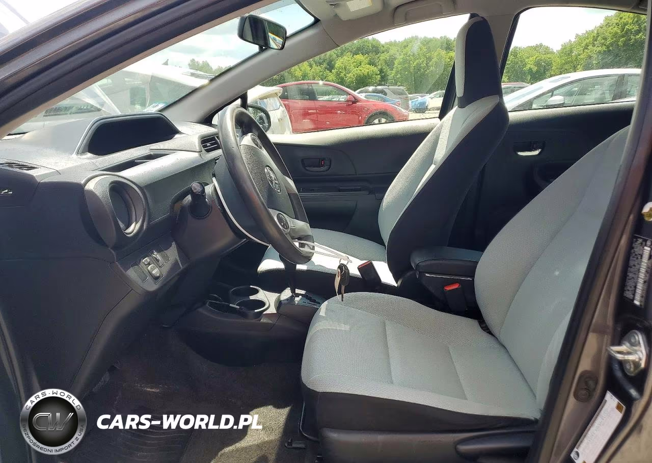 2015 Toyota Prius C One VIN:JTDKDTB31F1583669 - 7