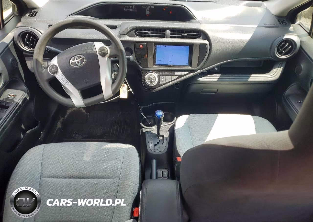 2015 Toyota Prius C One VIN:JTDKDTB31F1583669 - 8