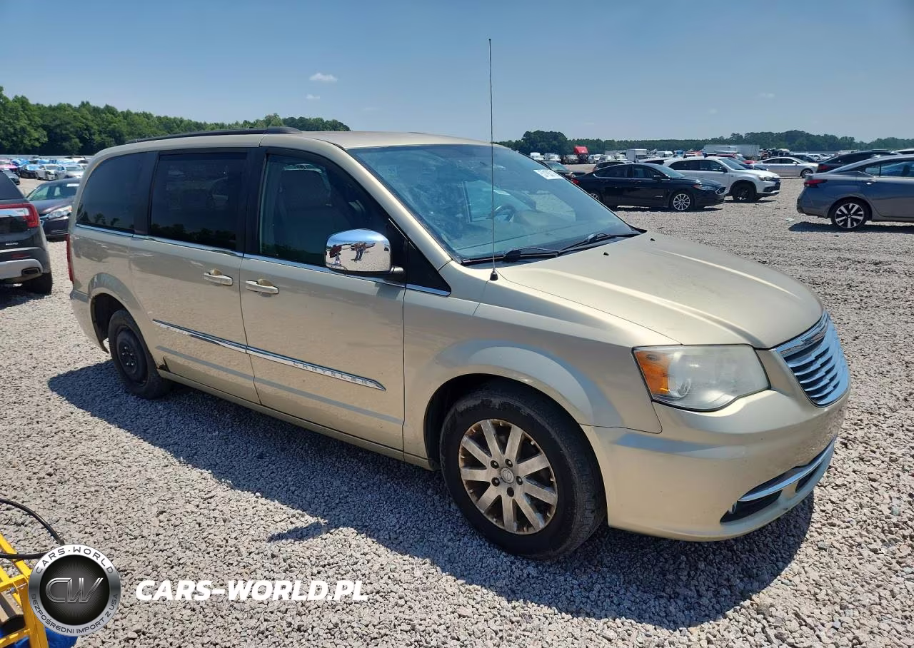 2011 Chrysler Town & Country Touring-L VIN:2A4RR8DG0BR631109 - 4