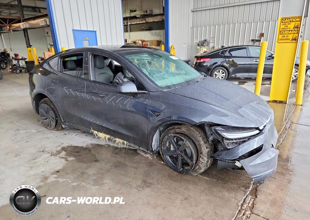 2026 Tesla Model Y VIN:7SAYGDED2TF643475 - 4