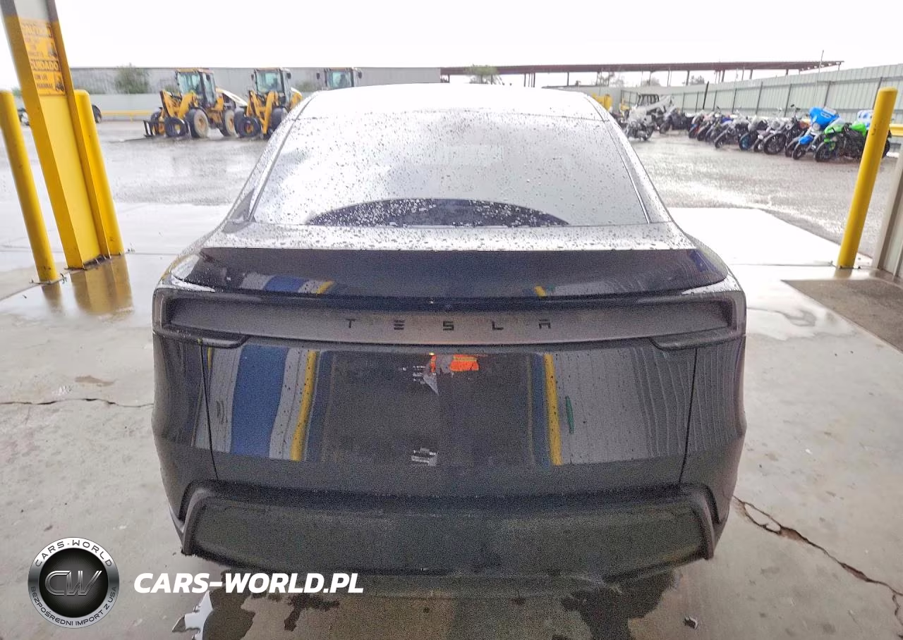 2026 Tesla Model Y VIN:7SAYGDED2TF643475 - 6