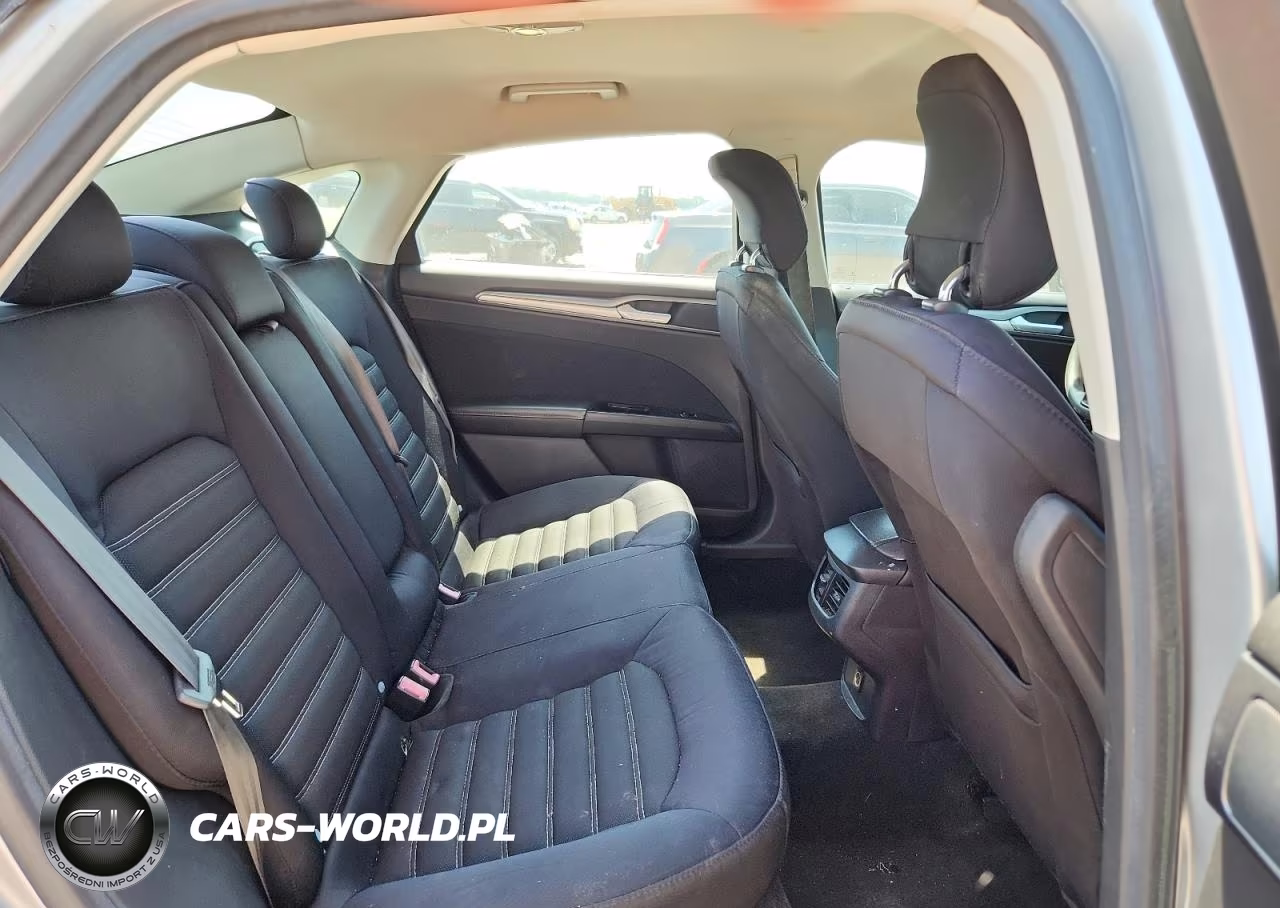 FORD FUSION VIN:1FA6P0H71F5102674 - 10