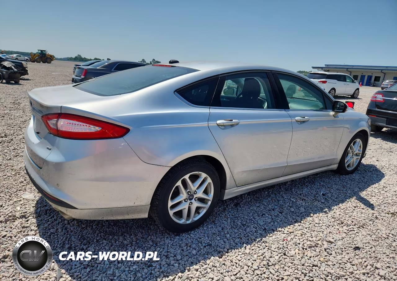 FORD FUSION VIN:1FA6P0H71F5102674 - 3