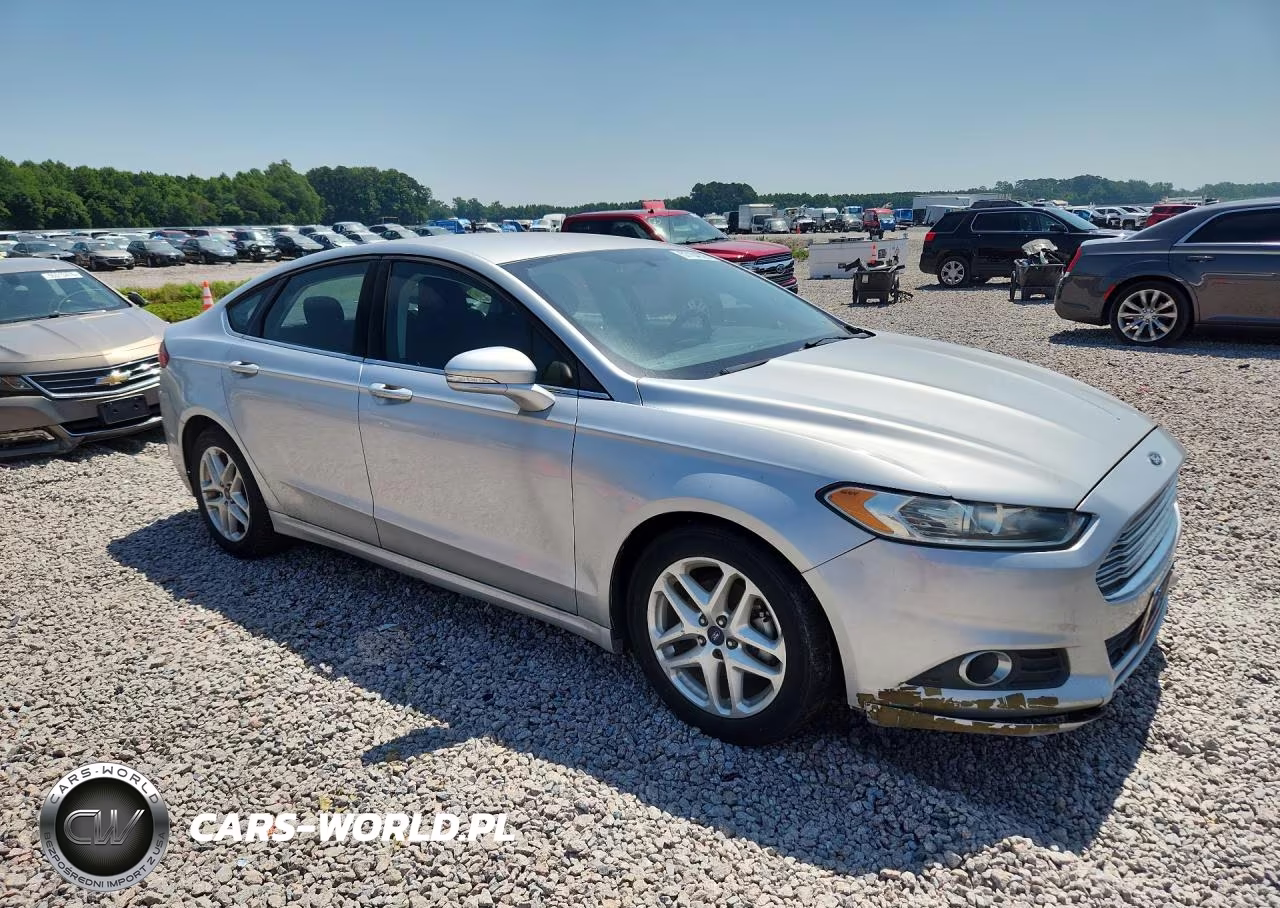 FORD FUSION VIN:1FA6P0H71F5102674 - 4