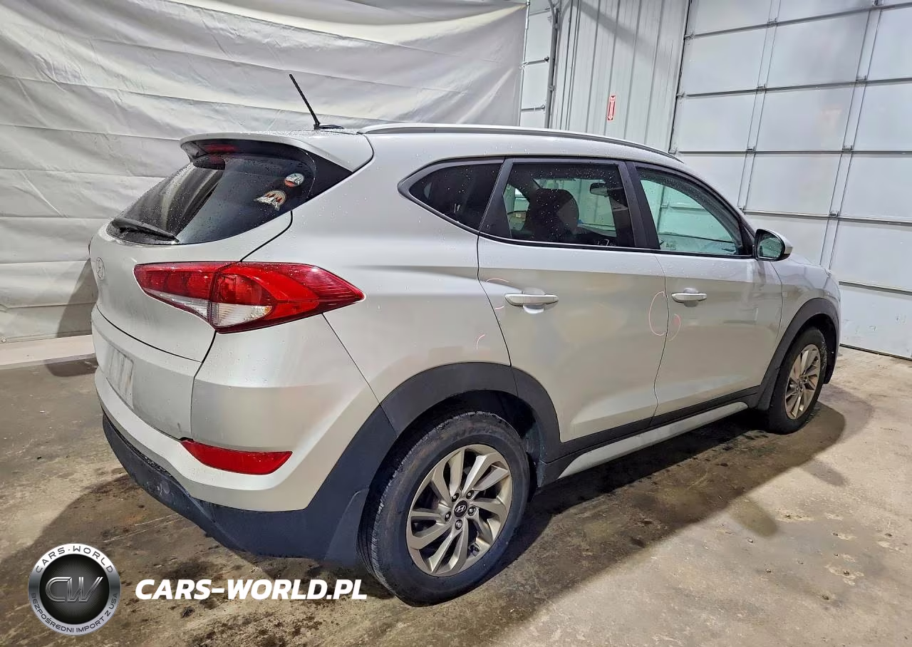 2017 Hyundai Tucson Se VIN:KM8J3CA48HU569662 - 3