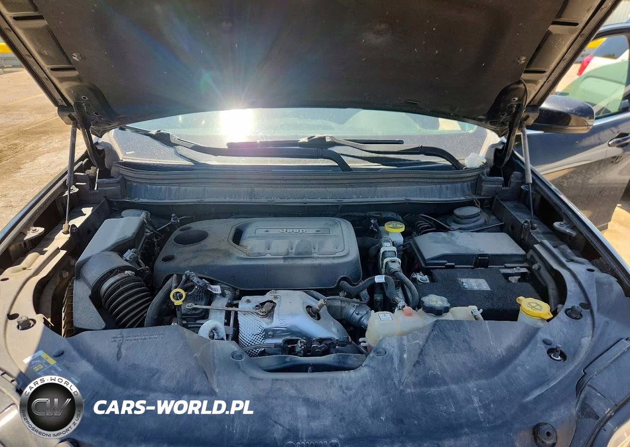 2019 Jeep Cherokee Overland VIN:1C4PJMJNXKD174117 - 11